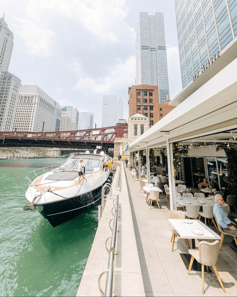 Pizzeria Portofino Restaurant Chicago River