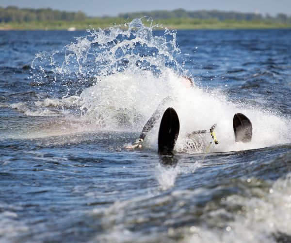 How-Should-a-Ski-Boat-Operator-Approach-a-Skier-Who-Has-Fallen?